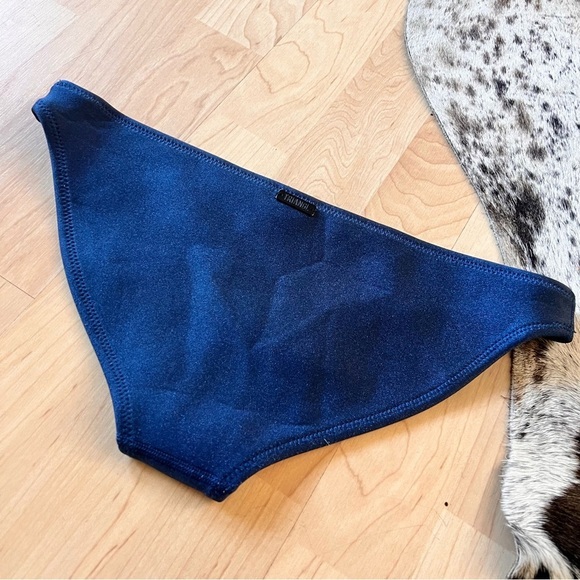 TRIANGL Two Piece Floral Tropical Navy Bikini Size Small - Picture 10 of 12